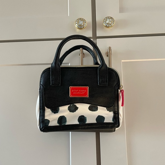Betsy Johnson hand bag - Picture 1 of 8